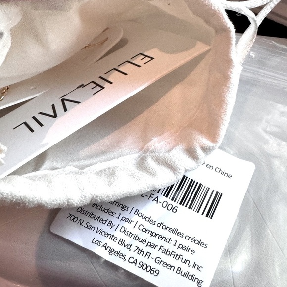 ⚡️Stunning One of a Kind Brand New Ellie Vail Laurette Medium Hoop Earrings ⚡️ - Picture 3 of 15